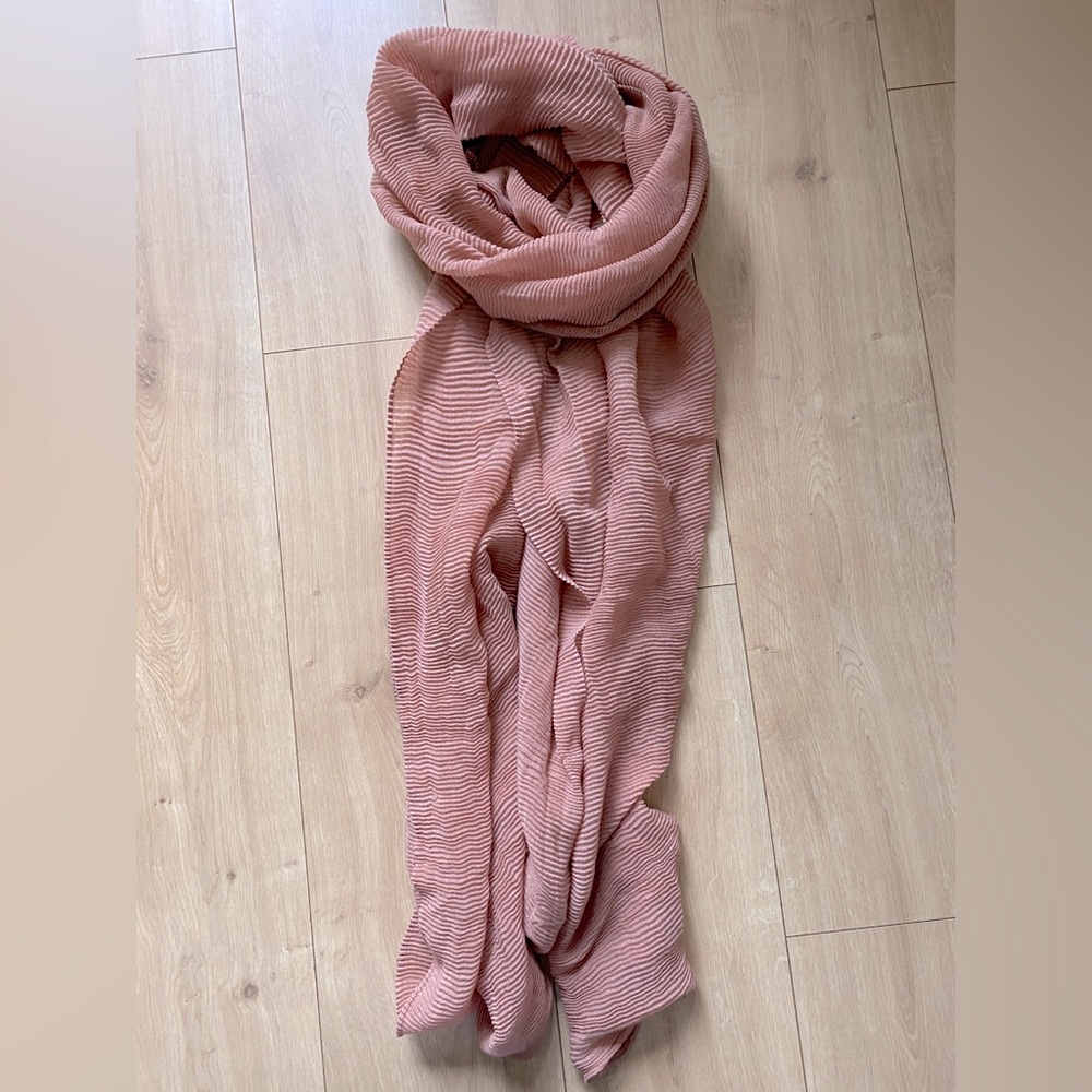 H&M | Long Soft Pink Scarf